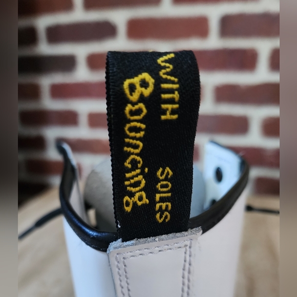 💖NWOT💖 Dr. Martens Booties 1460 Lace Up Boots Booties - Picture 10 of 14